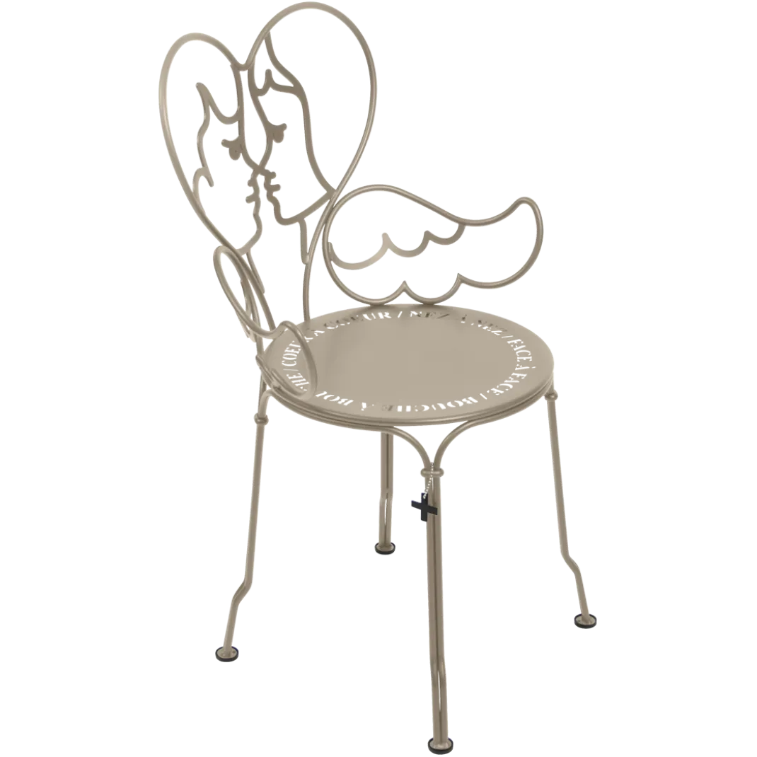CHAISE