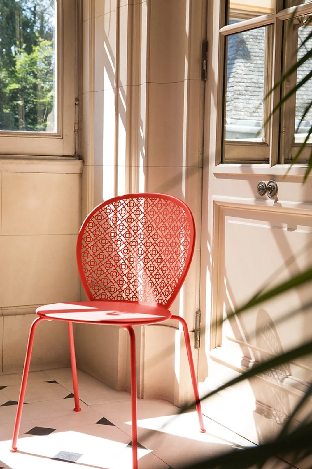 CHAISE
