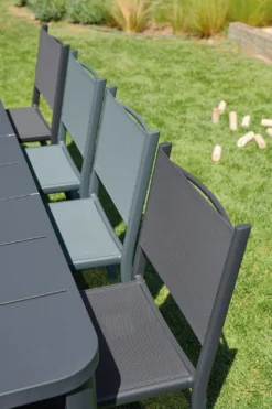 CHAISE