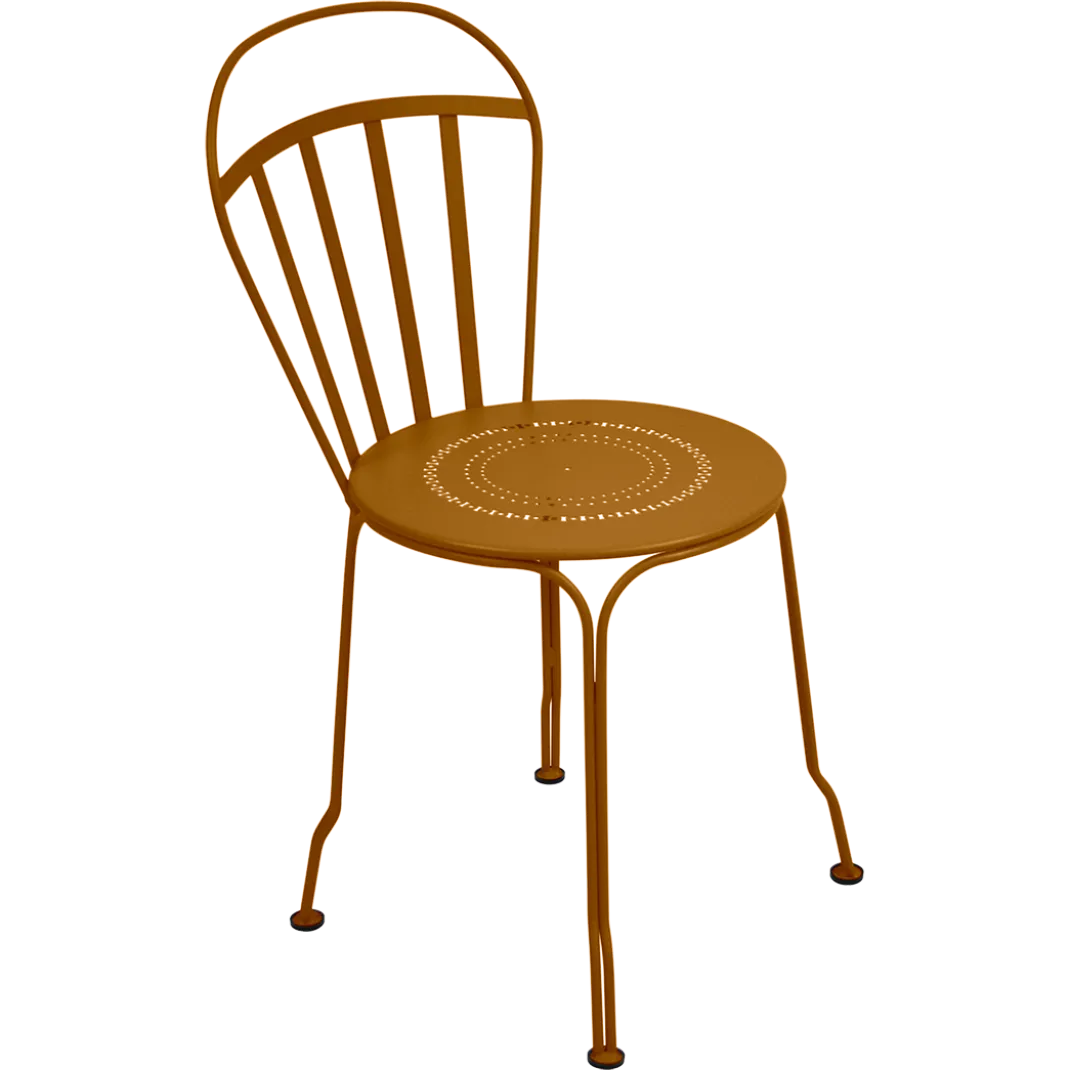 CHAISE