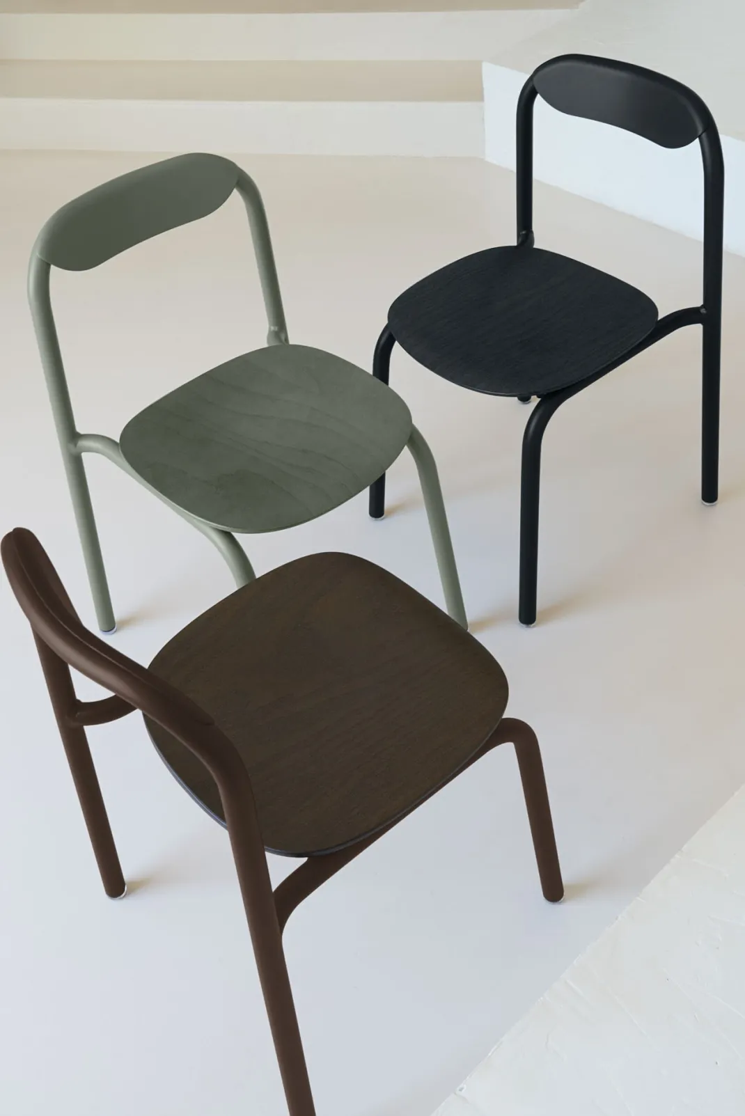 CHAISE BOIS TEINTÉ