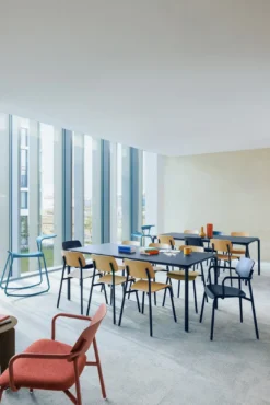 TABLE 195 X 95 CM