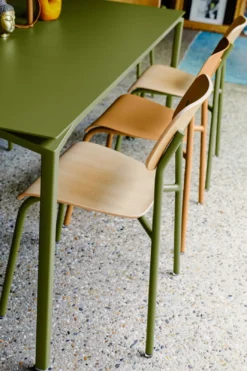 TABLE 195 X 95 CM