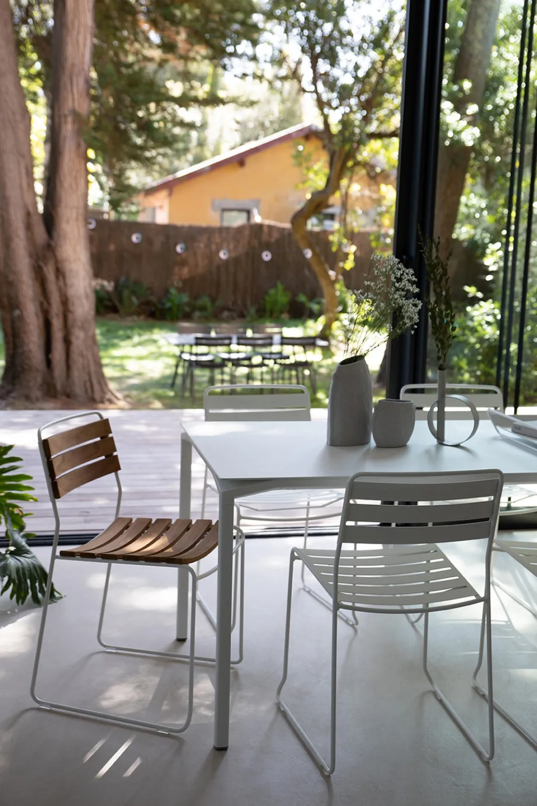 TABLE 160 X 80 CM