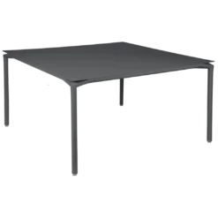TABLE 140 X 140 CM