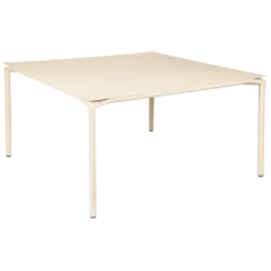 TABLE 140 X 140 CM