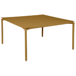 TABLE 140 X 140 CM