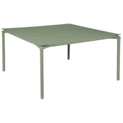 TABLE 140 X 140 CM