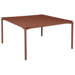 TABLE 140 X 140 CM