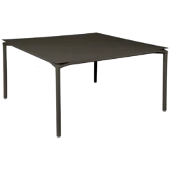 TABLE 140 X 140 CM
