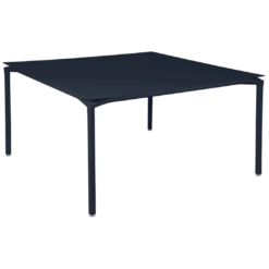 TABLE 140 X 140 CM