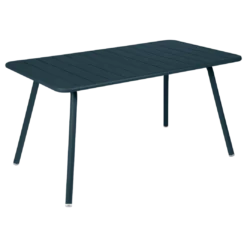 TABLE 143 X 80 CM