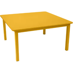 TABLE 143 X 143 CM