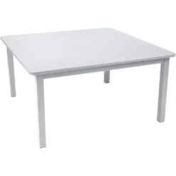 TABLE 143 X 143 CM
