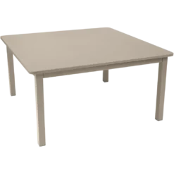 TABLE 143 X 143 CM