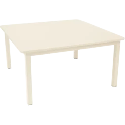 TABLE 143 X 143 CM