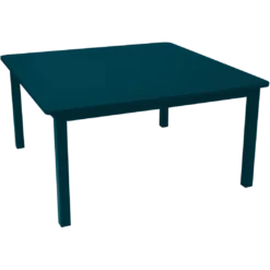 TABLE 143 X 143 CM