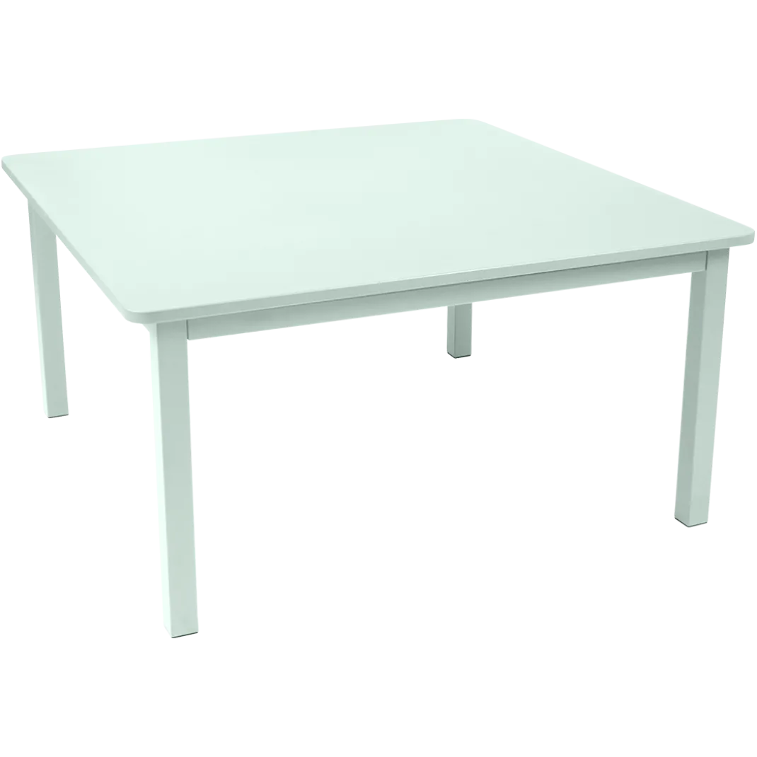 TABLE 143 X 143 CM
